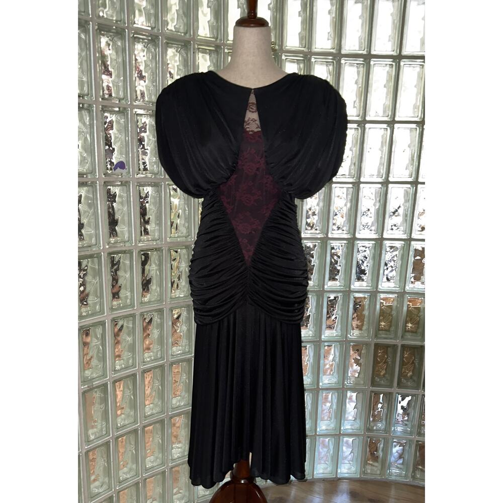 VTG Filigree Black Body Con Rouched Long Dress Lace Cap Sleeve Ruched - size 8